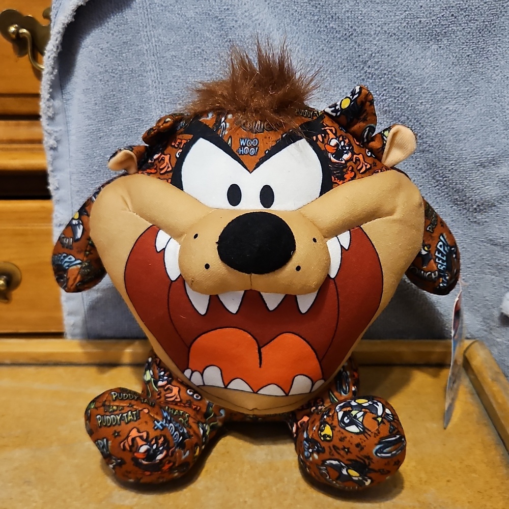 Looney Tunes Tasmanian Devil Sticker Bomb Taz Plush Original Tags Toy Factory 9"